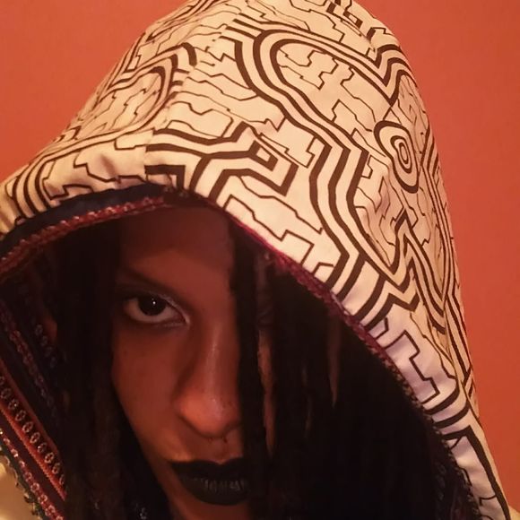 Meet your Posher, Veronica - Picture 1 of 1